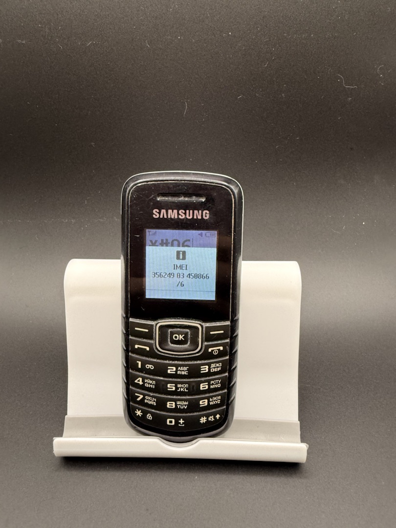 Мобильный телефон Samsung E1080