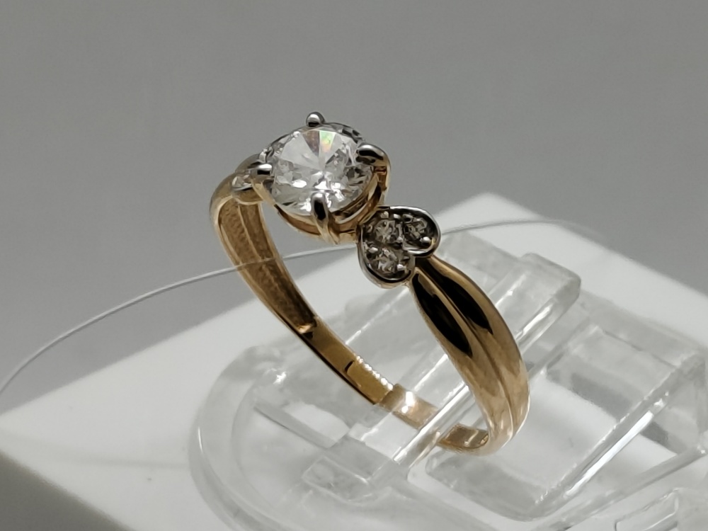 КОЛЬЦО С КАМНЯМИ (Au 585)