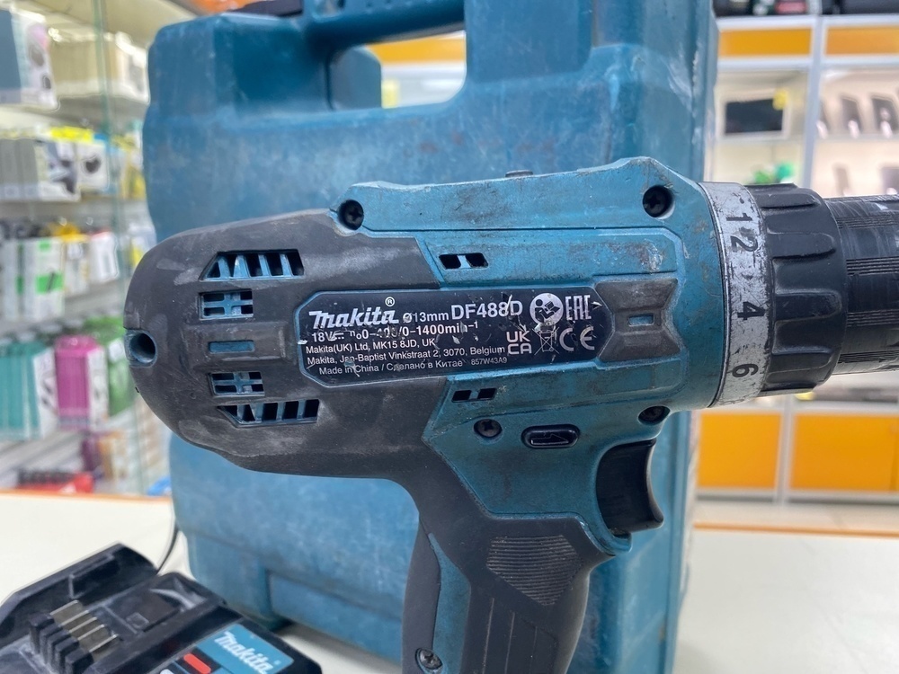 Шуруповерт Makita DF488D