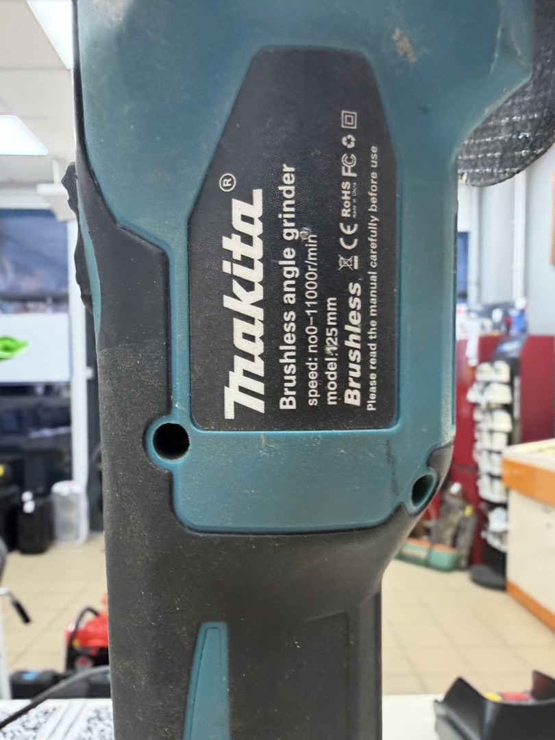 Угловая шлифмашина Makita 125