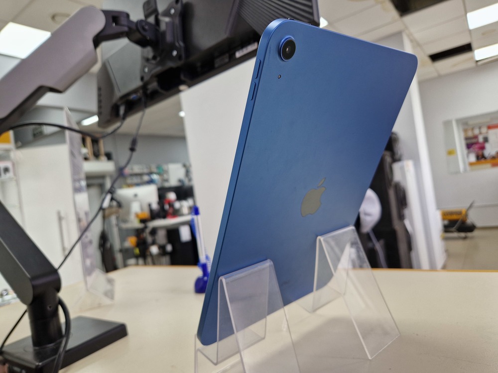Планшет Apple iPad 10 64 ГБ (2022 A2696 (Wi-Fi)