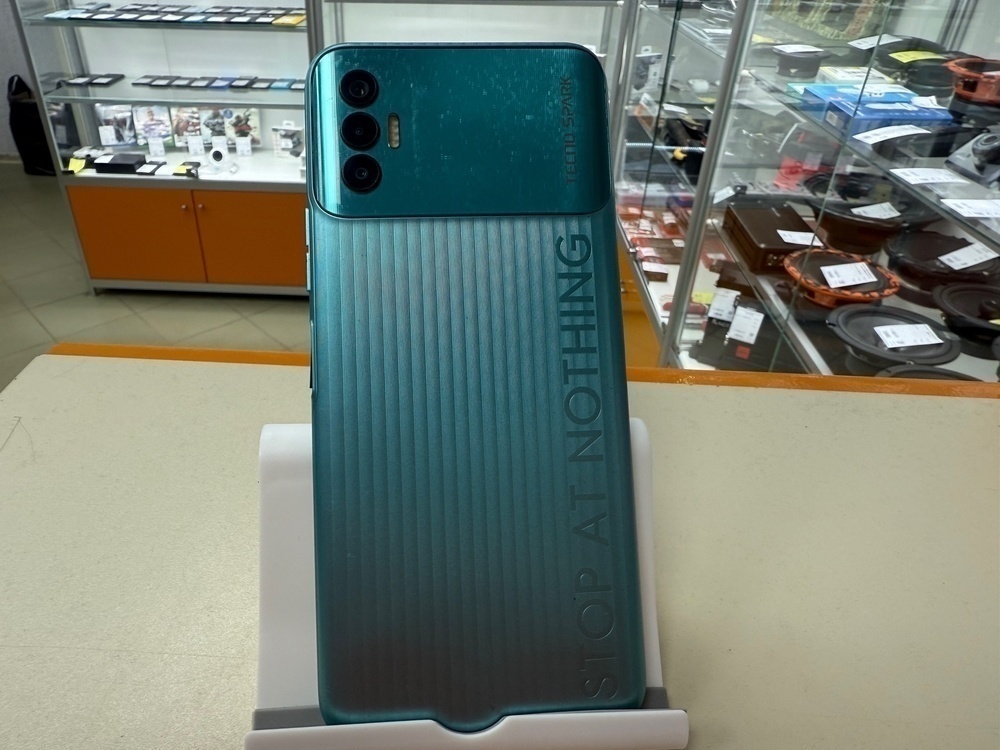 Смартфон Tecno Spark 8P 4/64