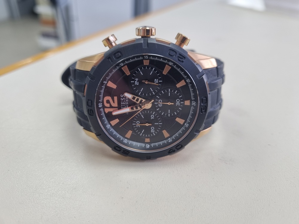 Часы наручные GUESS W0864G2