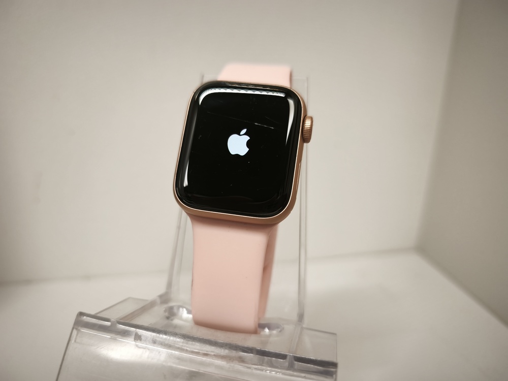 Смарт-часы Apple Watch SE 2020 40mm