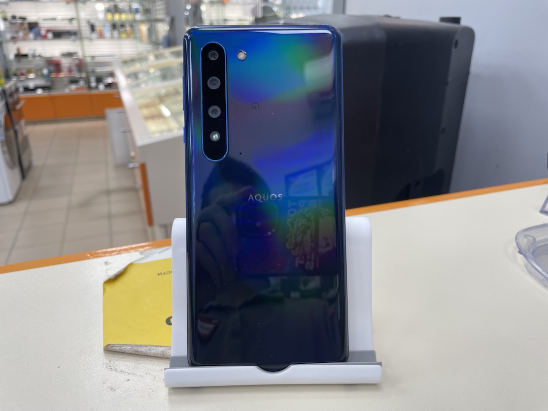 Смартфон SHARP SHV41