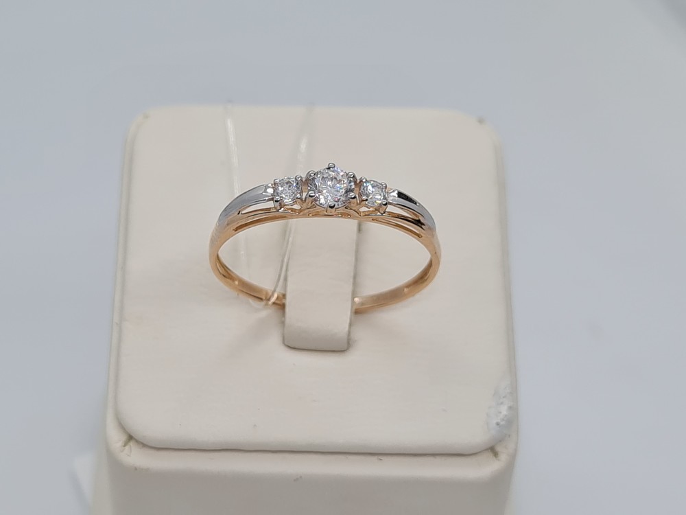 КОЛЬЦО С КАМНЯМИ (Au 585)