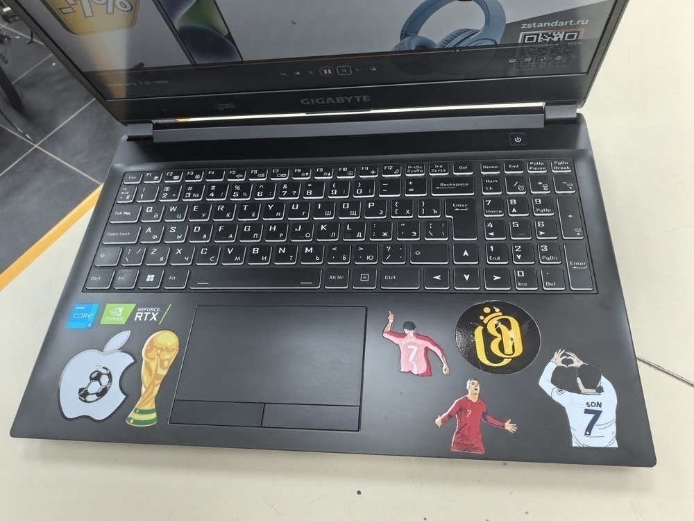 Ноутбук Gigabite;  Core I5-11400H, GeForce RTX 3060, 16 Гб, 512 GB, Нет