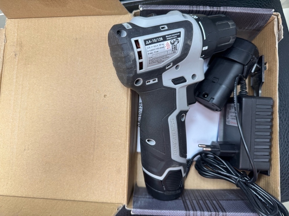 Шуруповерт Интерскол ДА-10/12В