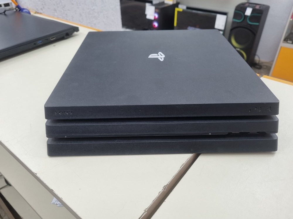 Игровая приставка PlayStation 4 Pro 1Tb