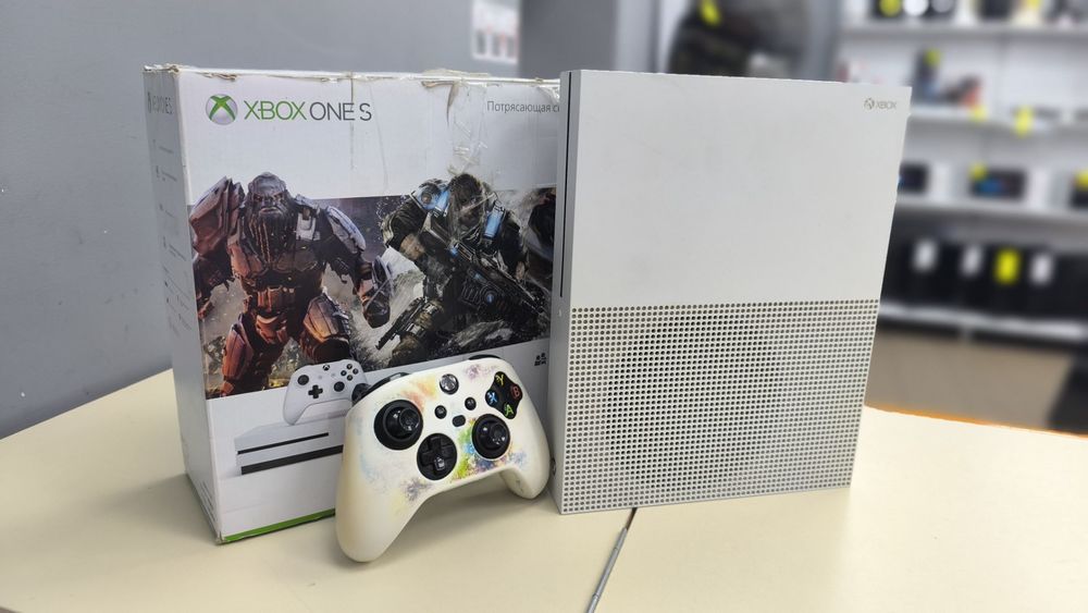Игровая приставка Xbox One S 1TB