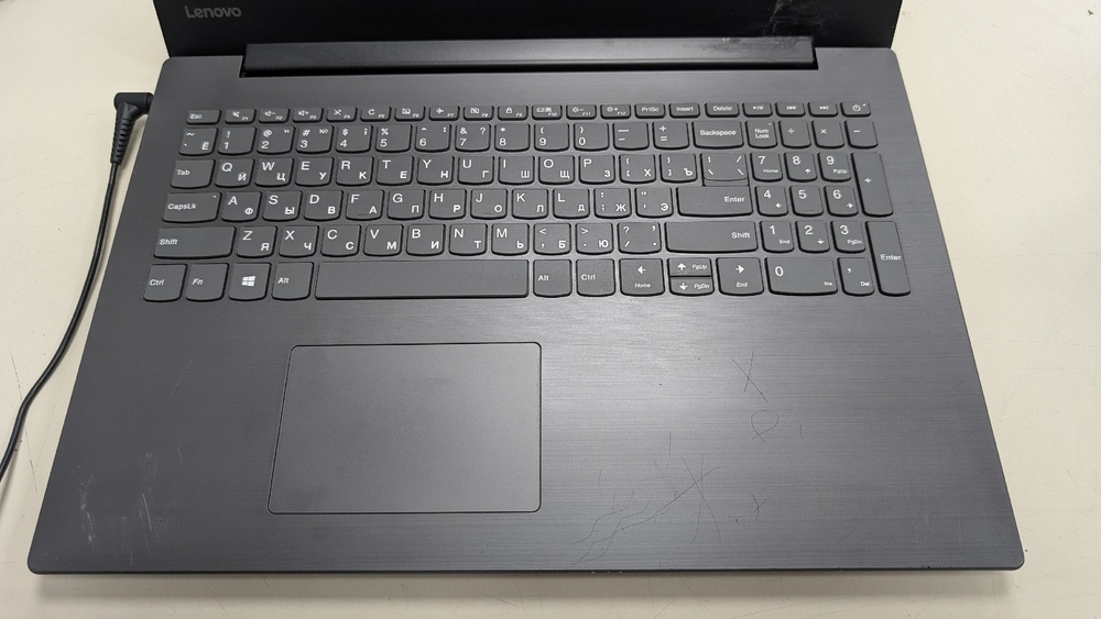 Ноутбук Lenovo; Core i3-8130U, GeForce MX150 (10 W), 4 Гб, 240 Гб, Нет