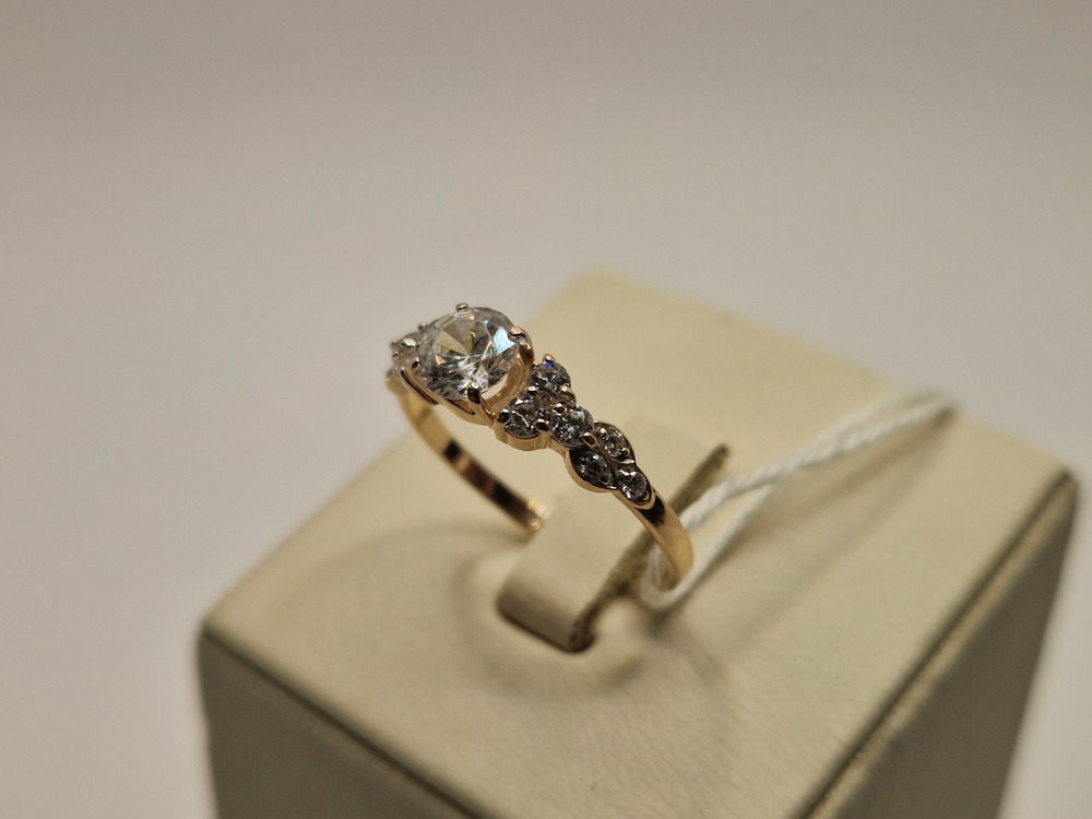 КОЛЬЦО С КАМНЯМИ (Au 585)