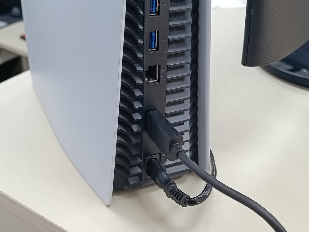 Игровая приставка PlayStation 5 825Gb (С дисководом)