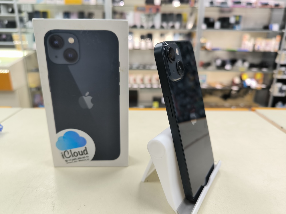 Смартфон Apple iPhone 13 128Gb