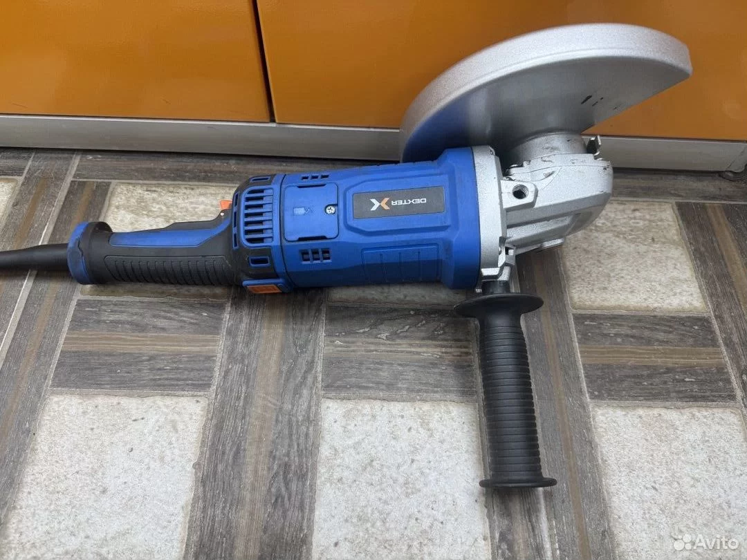 Угловая шлифмашина Dexter 2100AG2