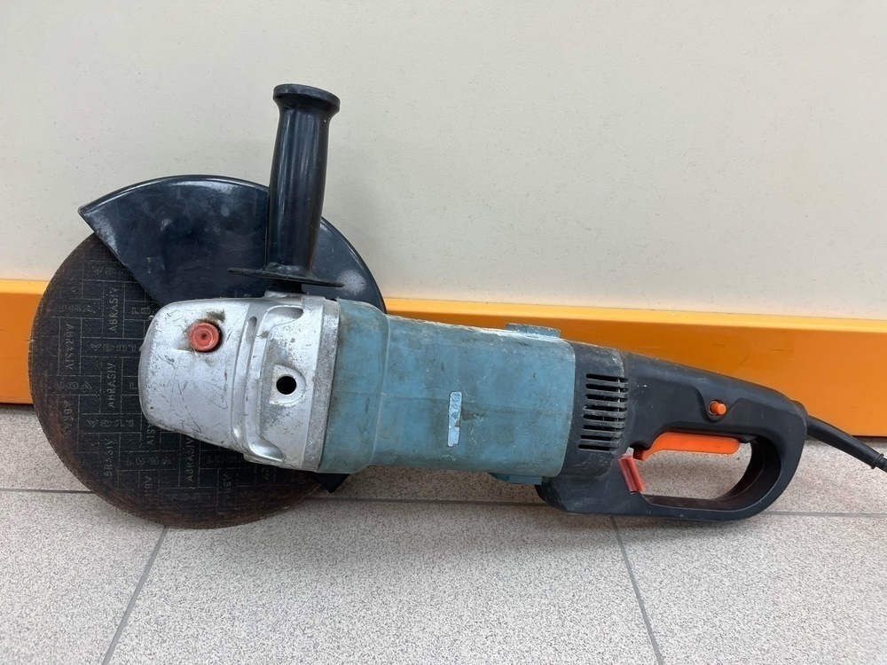 Угловая шлифмашина Электроприбор МШУ-230/2100П