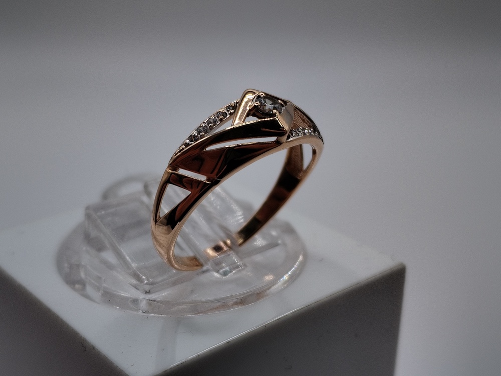 КОЛКМИ585 КОЛЬЦО С КАМНЯМИ (Au 585)