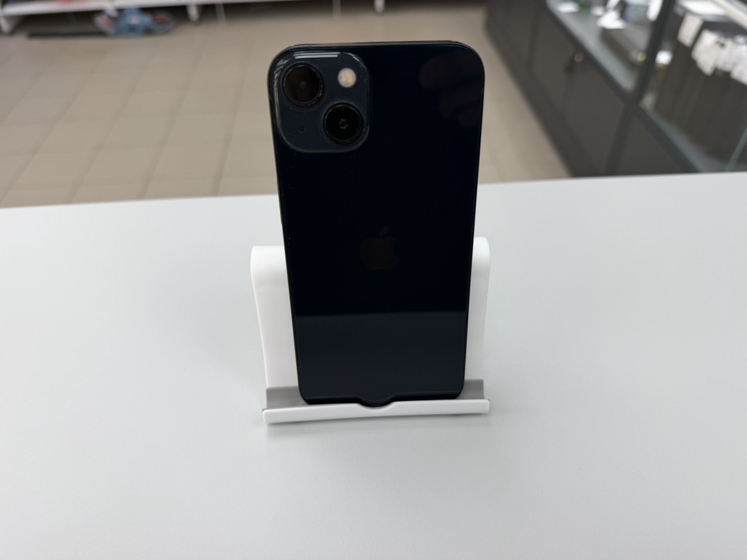 Смартфон Apple iPhone 13 128Gb