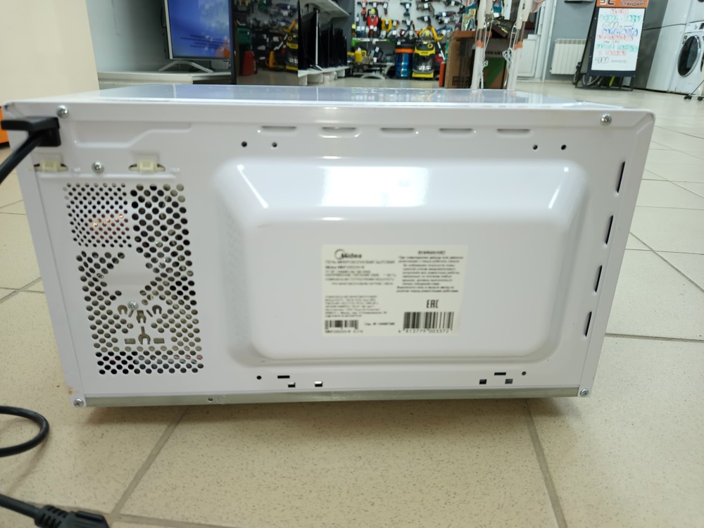 Микроволновая печь Midea MM720S220-W