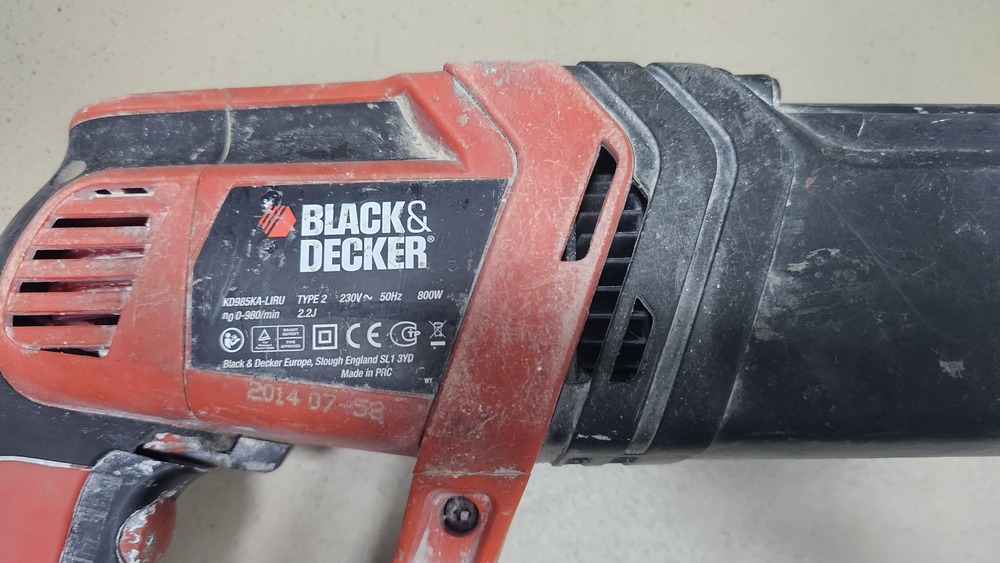 Перфоратор Black & Decker KD960 750W;