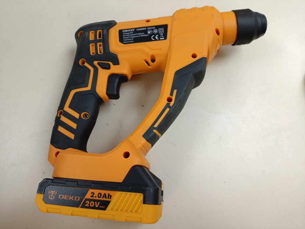 Перфоратор Deko DKCH20