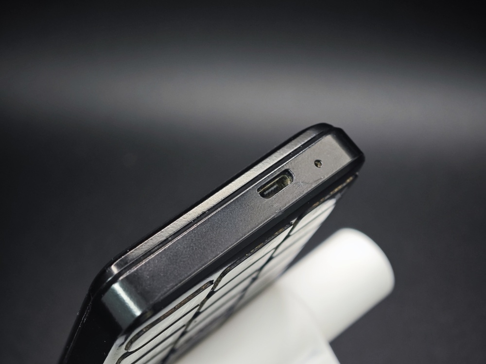 Мобильный телефон Philips XENIUM E2101