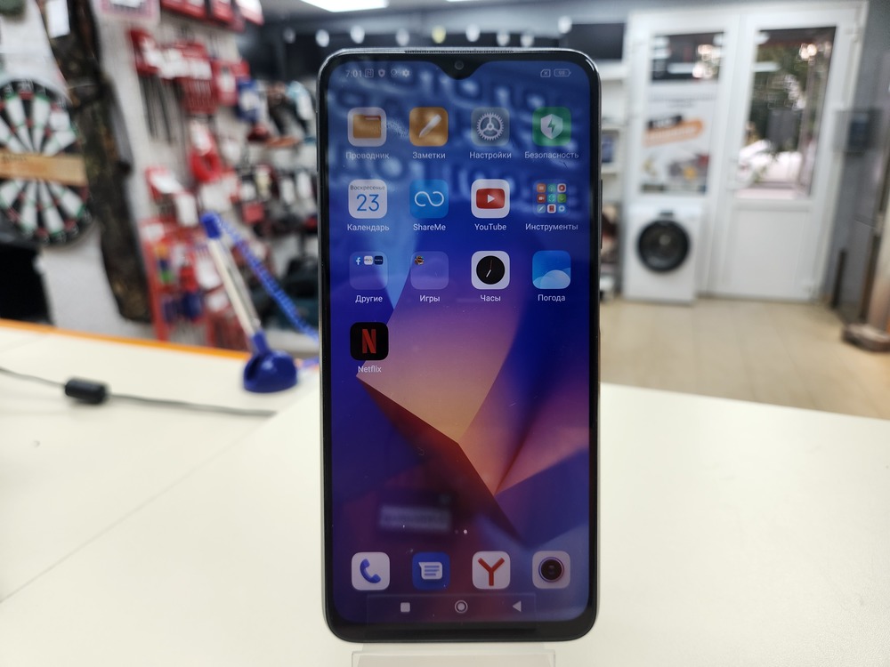 Смартфон Xiaomi Mi 9T 4/64
