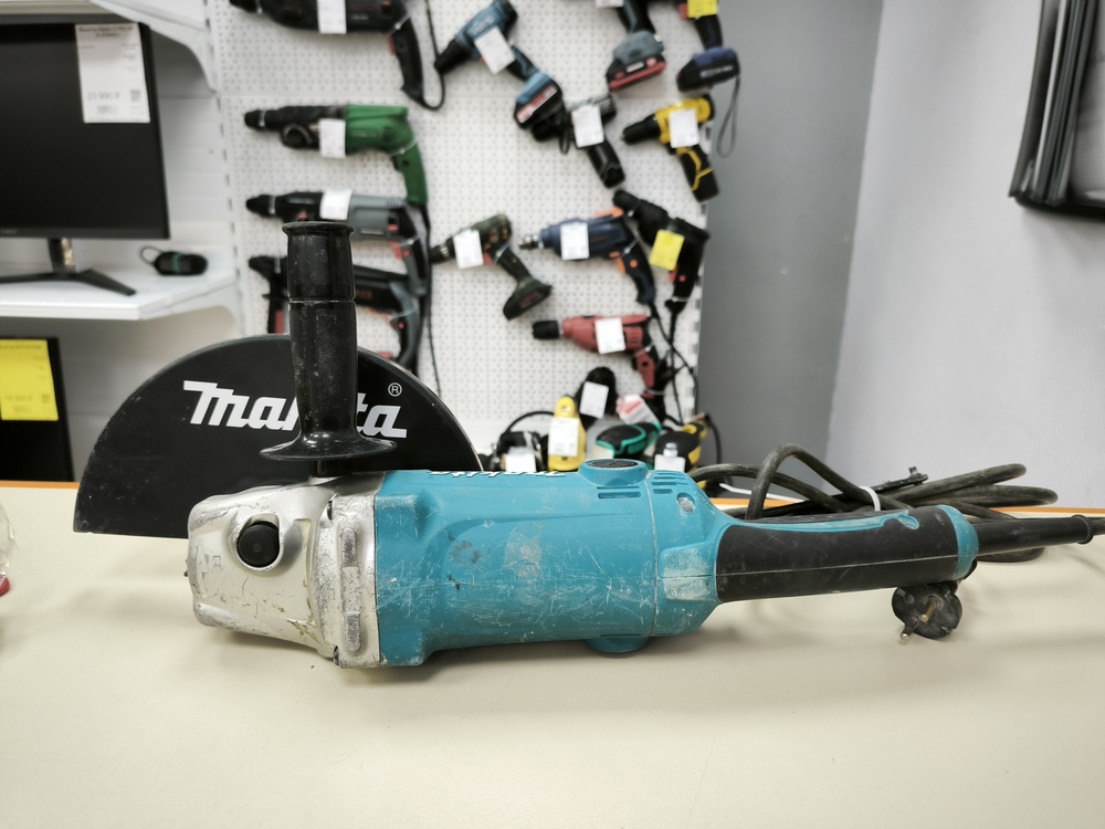 Угловая шлифмашина Makita GA9050