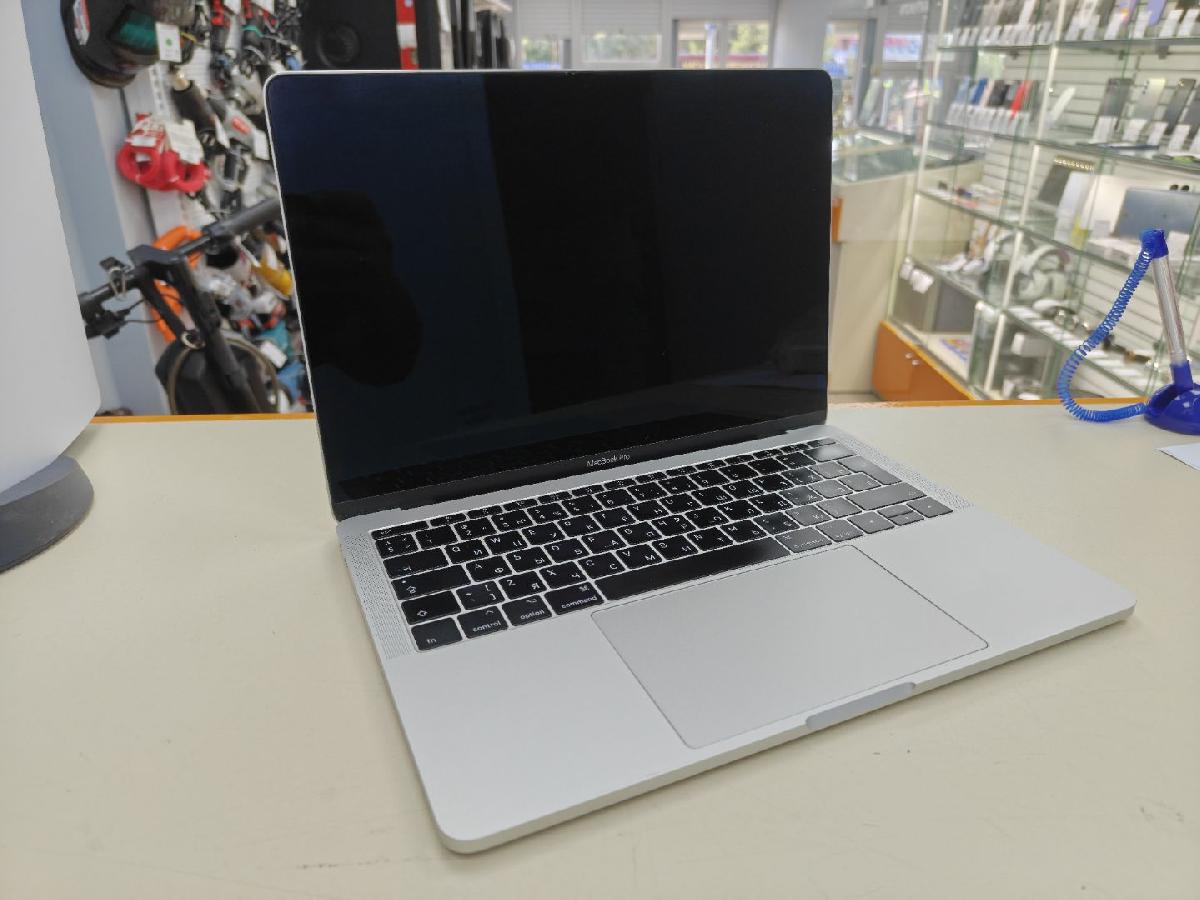 Ноутбук Apple MacBook Pro i5 (13 дюймов два порта Thunderbolt 3 2016) A1708