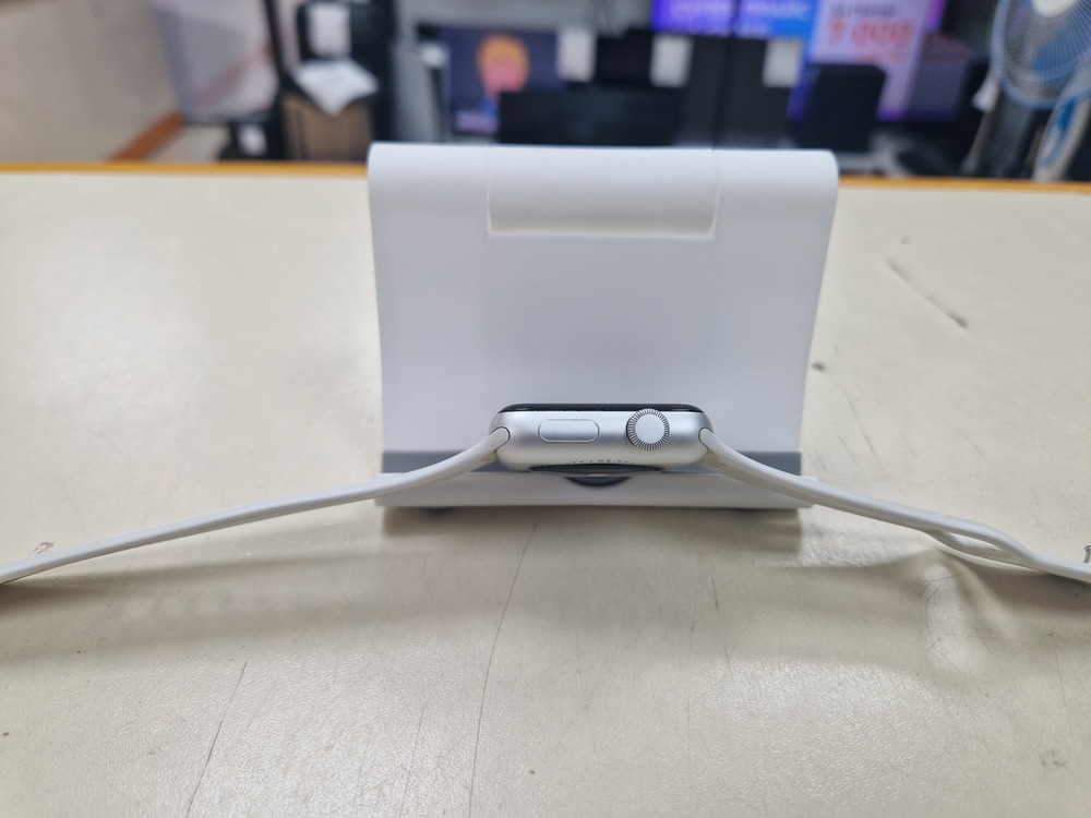 Смарт-часы Apple Watch Series 3 42 мм