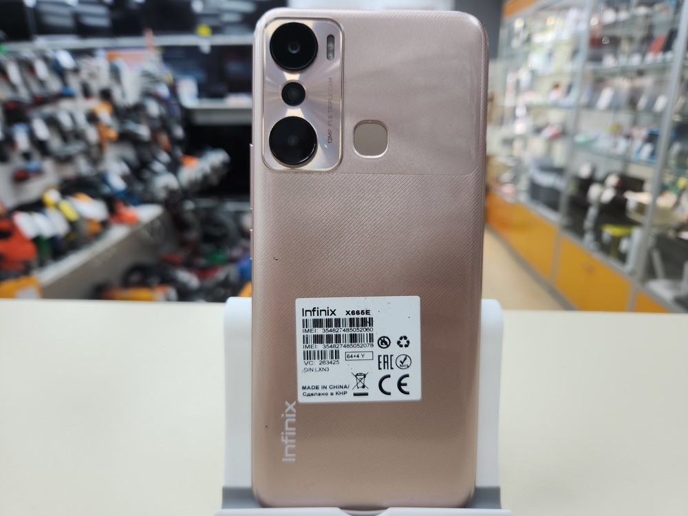 Смартфон Infinix HOT 20i 4/64