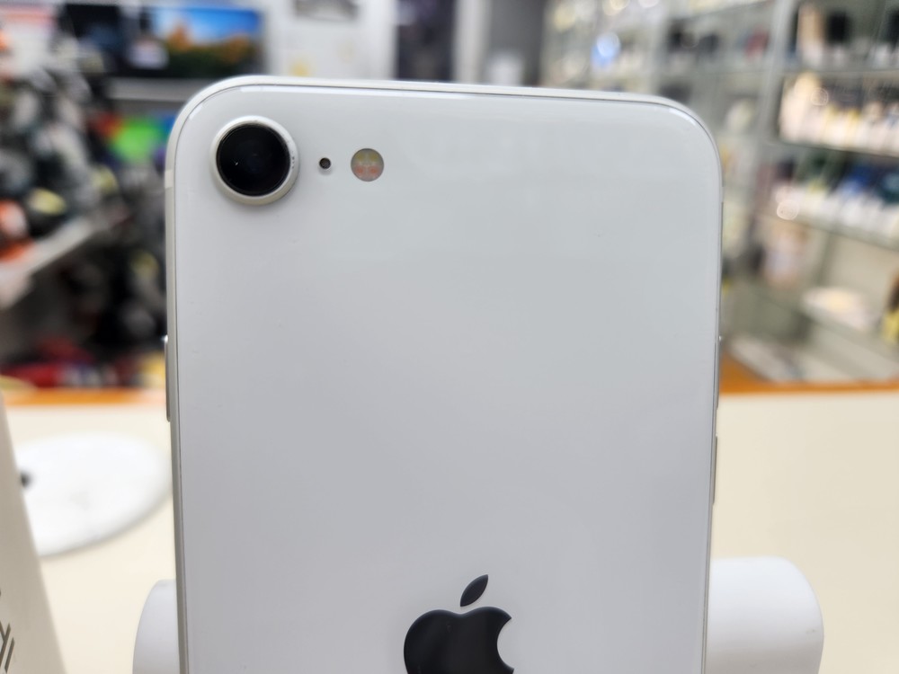 Смартфон Apple iPhone SE 2020 256Gb