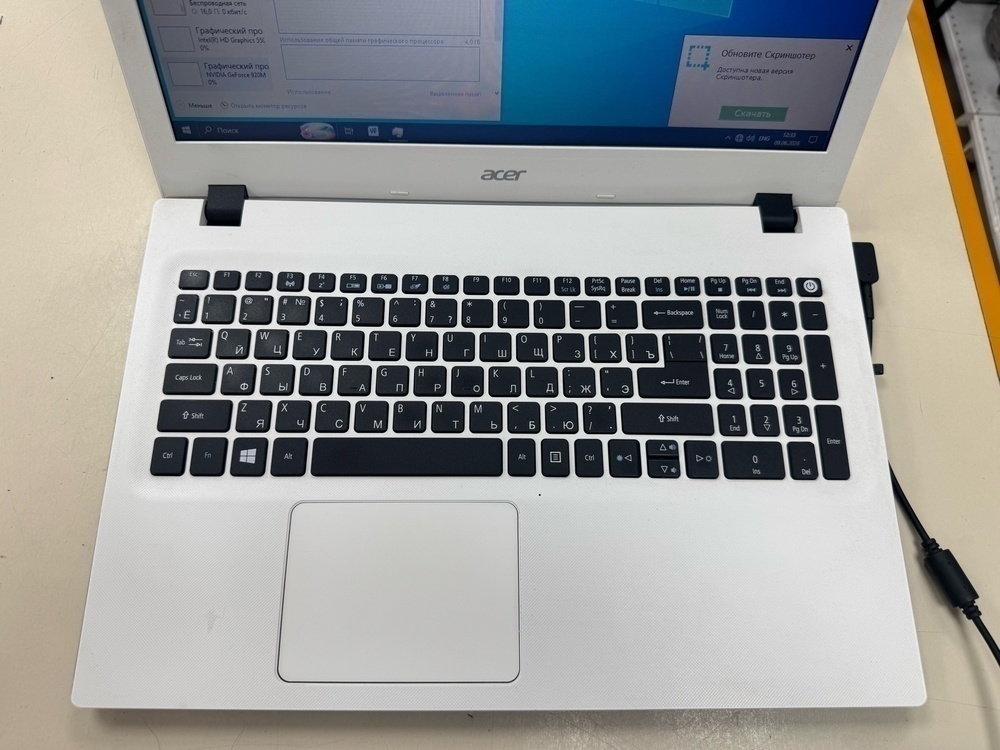 Ноутбук Acer Aspire E5-573 Series; Core i3-5005U, GeForce 920M, 8 Гб, 120 Гб, 1 Tb