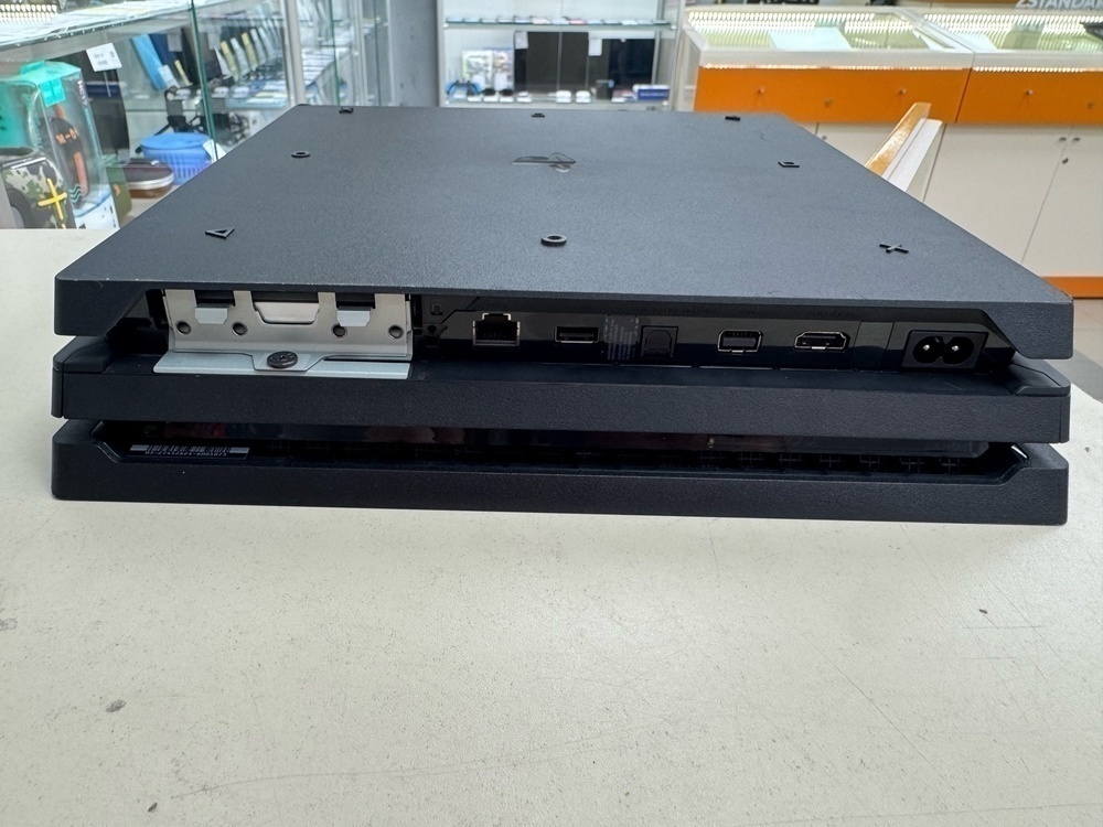 Игровая приставка PlayStation 4 Pro 1Tb