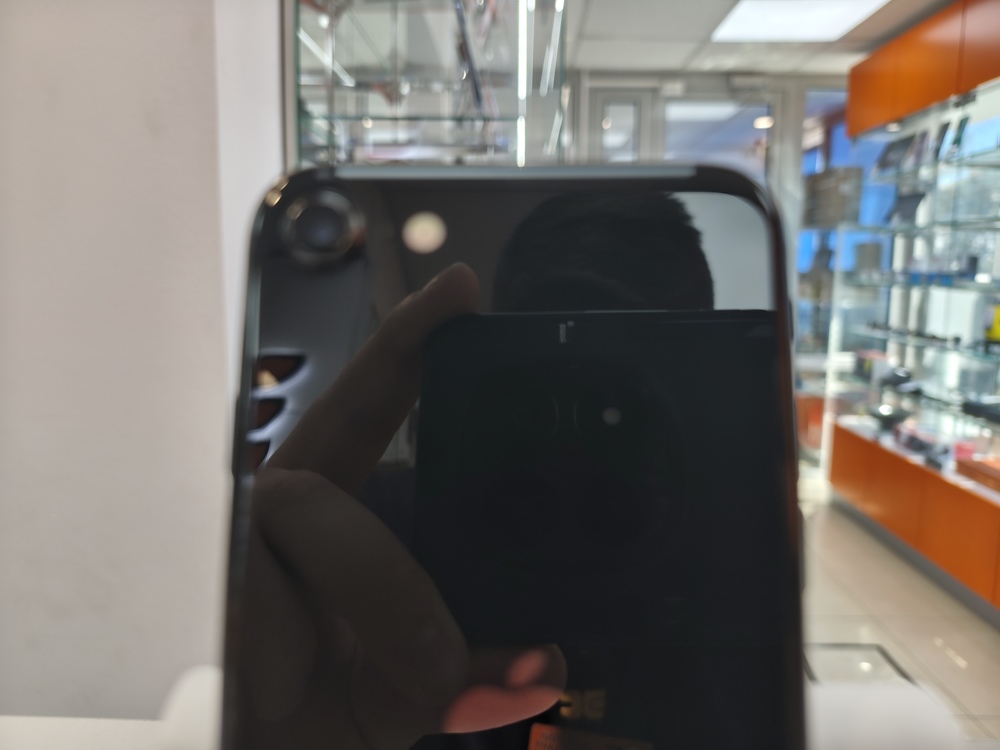 Смартфон Apple iPhone SE 2020 128Gb