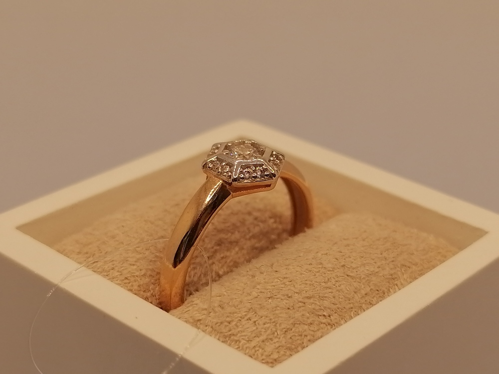 01-117858 КОЛЬЦО С КАМНЯМИ (Au 585)