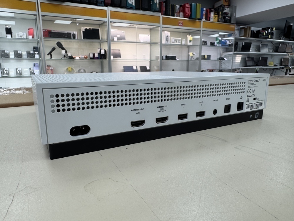 Игровая приставка Xbox One S 1TB