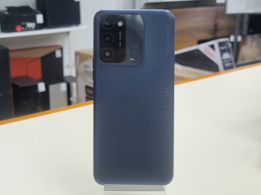 Смартфон Tecno Spark 8C 4/64