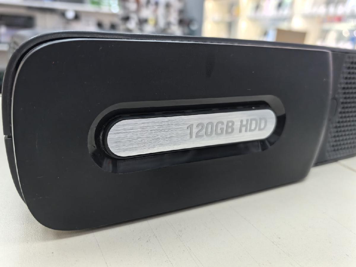 Игровая приставка Xbox 360;