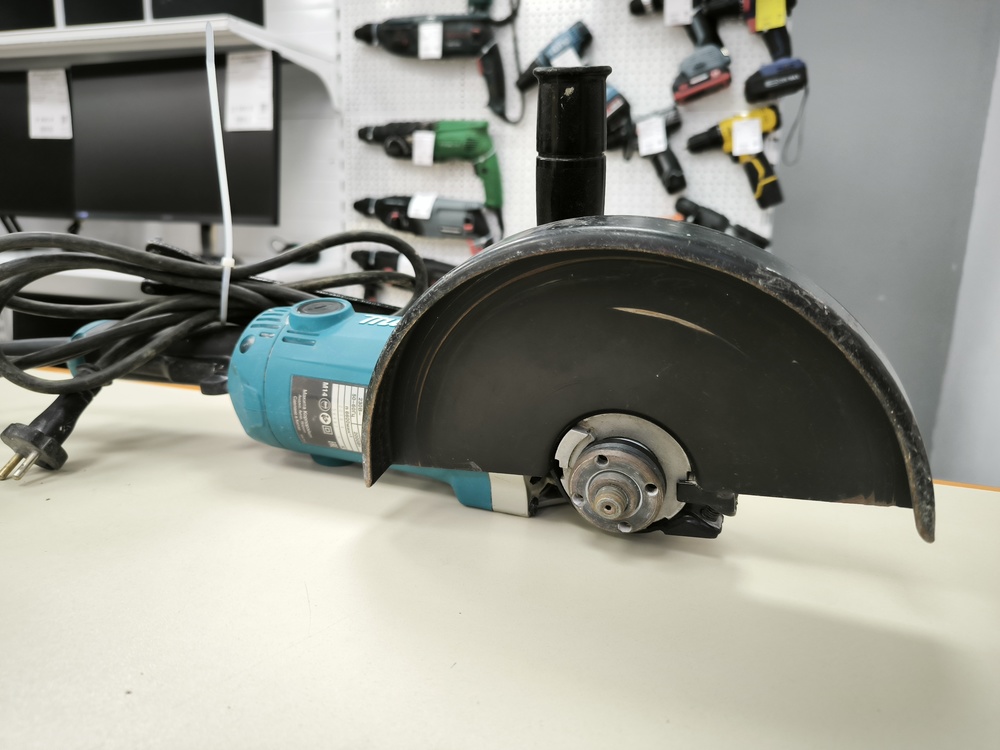 Угловая шлифмашина Makita GA9050