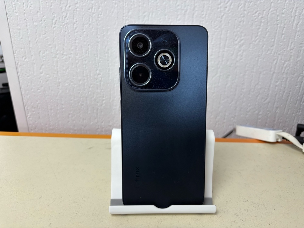 Смартфон Infinix HOT 40i 8/128