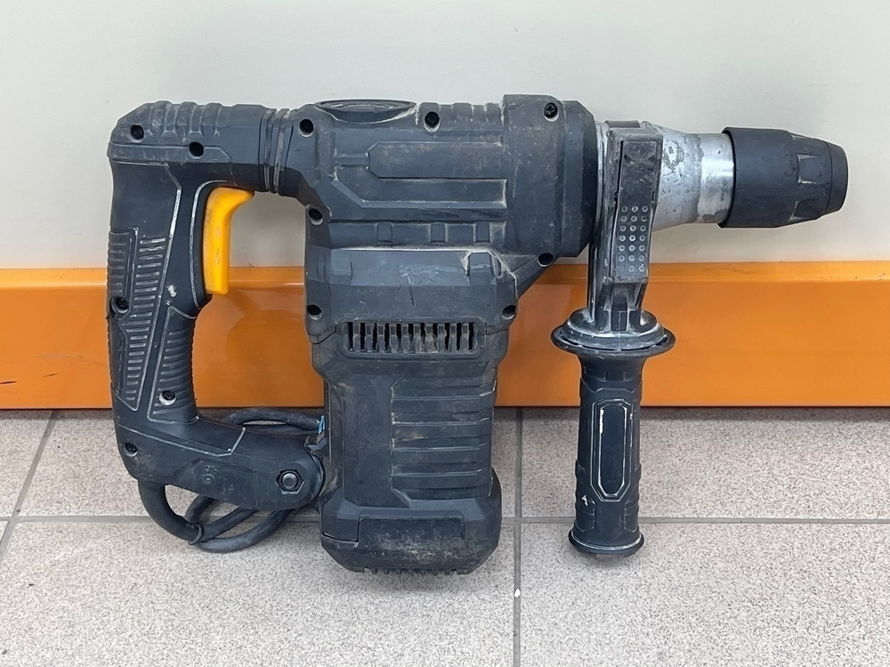 Перфоратор Deko DKH1600W