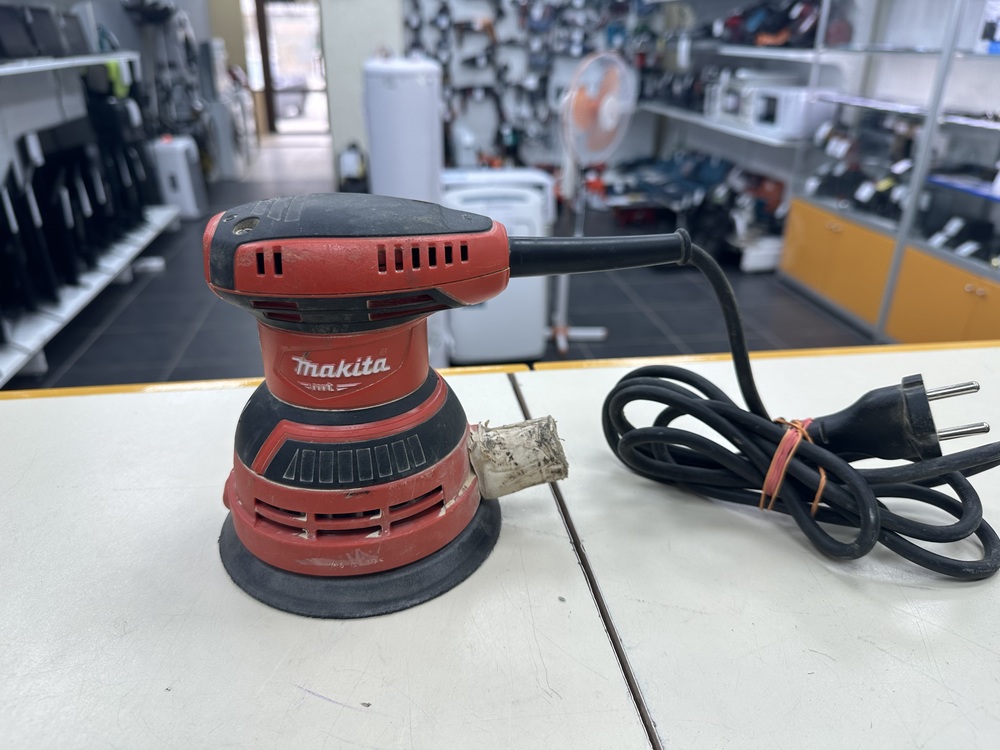 Шлифовальная машина Makita M9204