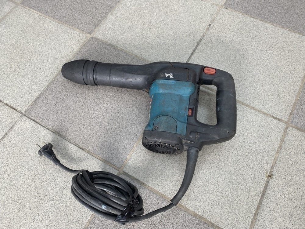Отбойный молоток Makita HM0860C