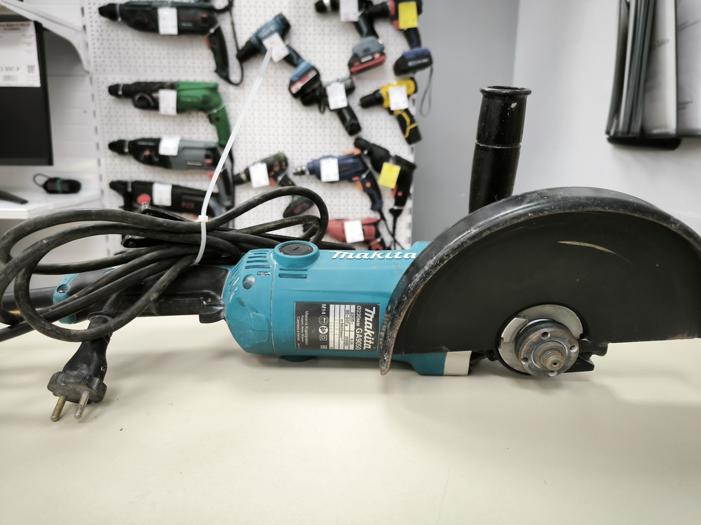 Угловая шлифмашина Makita GA9050