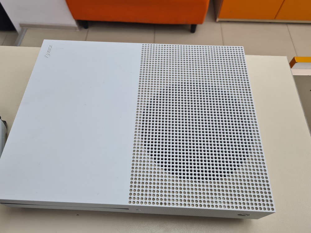 Игровая приставка Xbox One S 500Gb