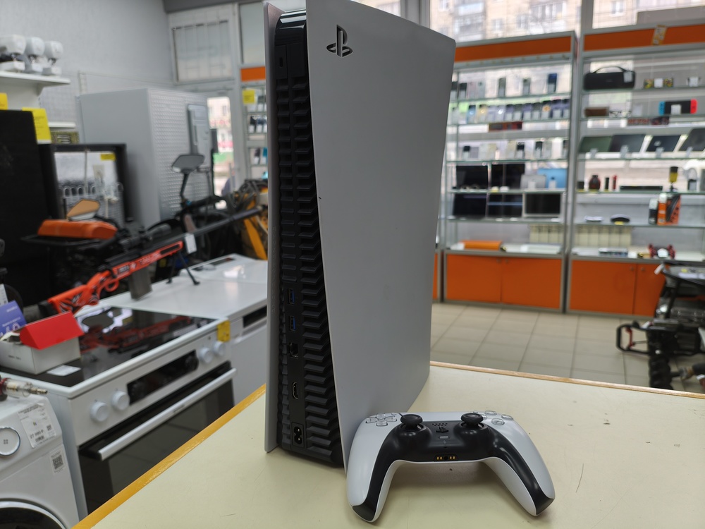 Игровая приставка PlayStation 5 825Gb (С дисководом)