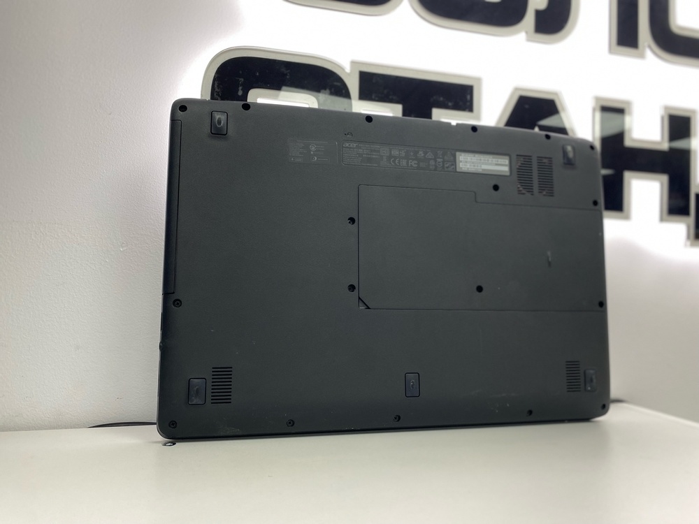 Ноутбук Acer Aspire ES15 ES1-533-P3XH; Pentium N4200, HD Graphics, 4 Гб, Нет, 500 Гб