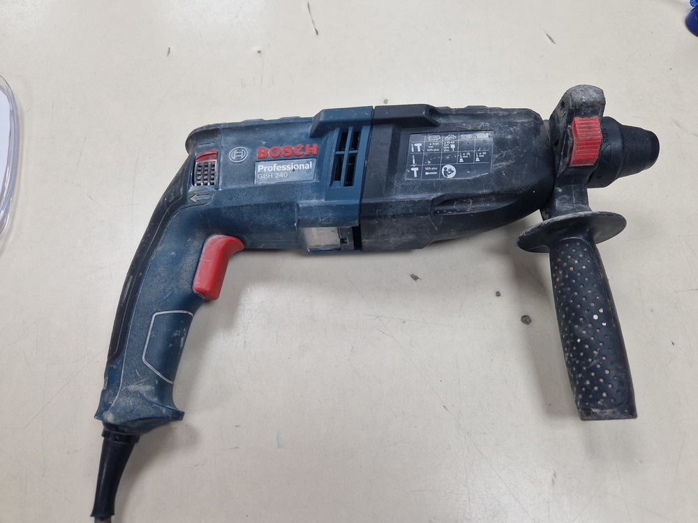 Перфоратор Bosch GBH240