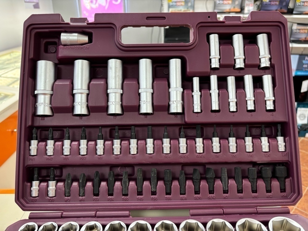 Набор инструментов Thorvik TS082 универсальный 1/4, 1/2 DR